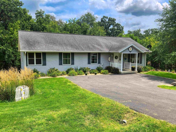 1-150R Perry, LAKE CARROLL, Illinois 61046, 3 Bedrooms Bedrooms, ,3 BathroomsBathrooms,House,For Sale,Perry,202504835