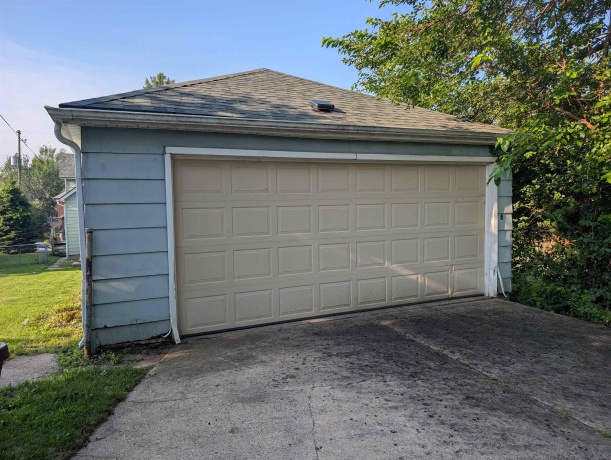 2208 13, ROCKFORD, Illinois 61104, 3 Bedrooms Bedrooms, ,1 BathroomBathrooms,House,For Sale,13,202504850