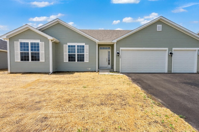 206 Cress Creek, POPLAR GROVE, Illinois 61065, 2 Bedrooms Bedrooms, ,2 BathroomsBathrooms,House,For Sale,Cress Creek,202504883