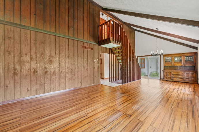 8231 Highview, WINNEBAGO, Illinois 61088, 3 Bedrooms Bedrooms, ,2 BathroomsBathrooms,House,For Sale,Highview,202504903