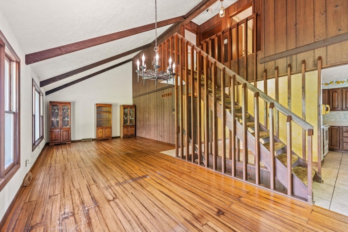 8231 Highview, WINNEBAGO, Illinois 61088, 3 Bedrooms Bedrooms, ,2 BathroomsBathrooms,House,For Sale,Highview,202504903