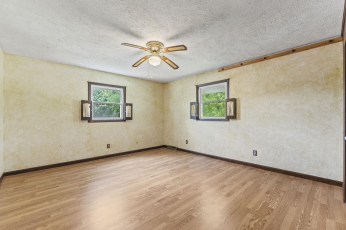 8231 Highview, WINNEBAGO, Illinois 61088, 3 Bedrooms Bedrooms, ,2 BathroomsBathrooms,House,For Sale,Highview,202504903