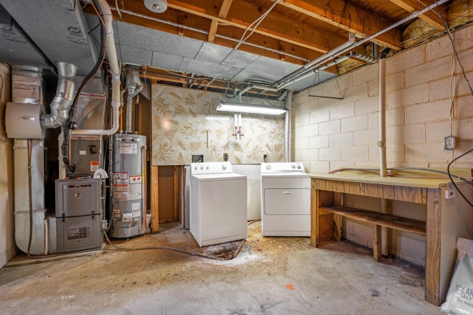 8231 Highview, WINNEBAGO, Illinois 61088, 3 Bedrooms Bedrooms, ,2 BathroomsBathrooms,House,For Sale,Highview,202504903