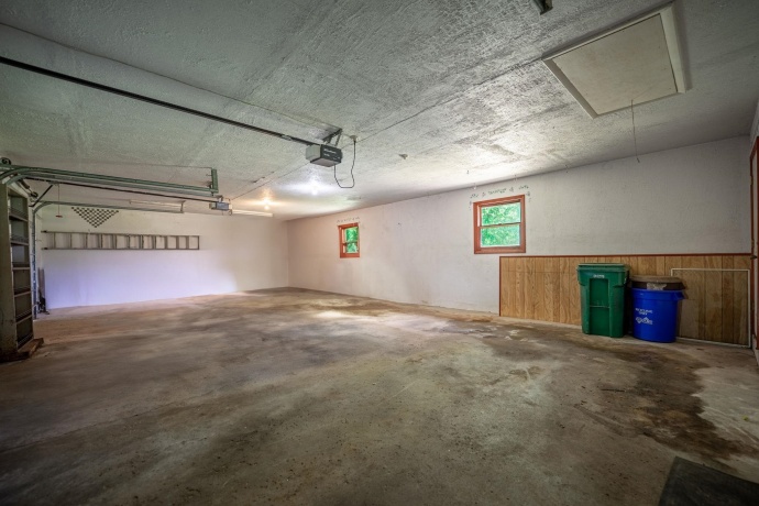 8231 Highview, WINNEBAGO, Illinois 61088, 3 Bedrooms Bedrooms, ,2 BathroomsBathrooms,House,For Sale,Highview,202504903