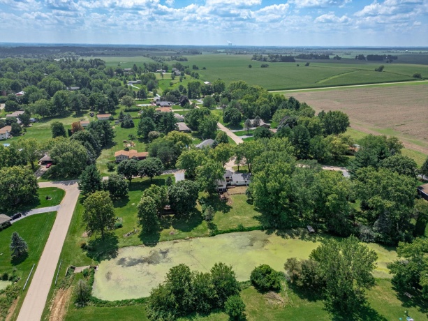 8231 Highview, WINNEBAGO, Illinois 61088, 3 Bedrooms Bedrooms, ,2 BathroomsBathrooms,House,For Sale,Highview,202504903