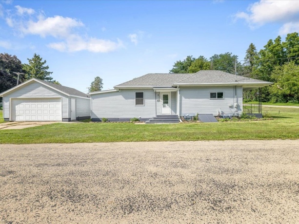 140 Walnut, Cedarville, Illinois 61013, 3 Bedrooms Bedrooms, ,2 BathroomsBathrooms,House,For Sale,Walnut,202504970