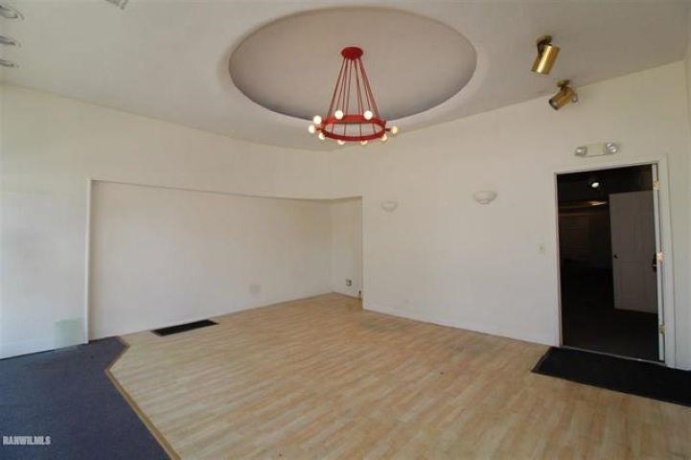 9 Van Buren, FREEPORT, Illinois 61032, ,Rental,For Sale,Van Buren,202504992