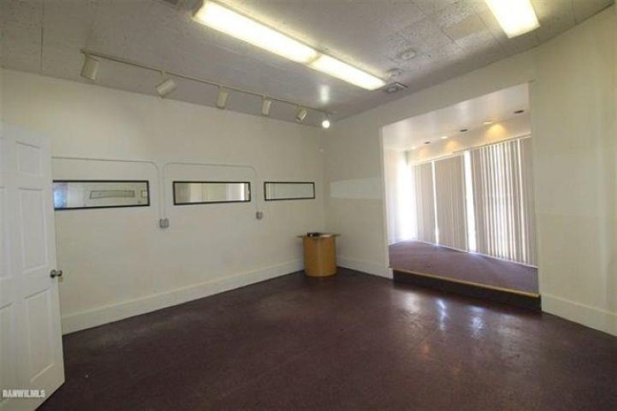 9 Van Buren, FREEPORT, Illinois 61032, ,Rental,For Sale,Van Buren,202504992