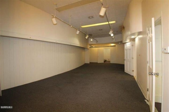 9 Van Buren, FREEPORT, Illinois 61032, ,Rental,For Sale,Van Buren,202504992