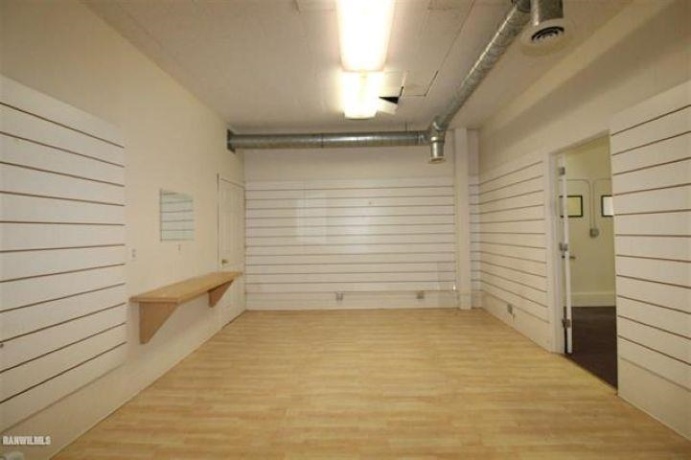 9 Van Buren, FREEPORT, Illinois 61032, ,Rental,For Sale,Van Buren,202504992