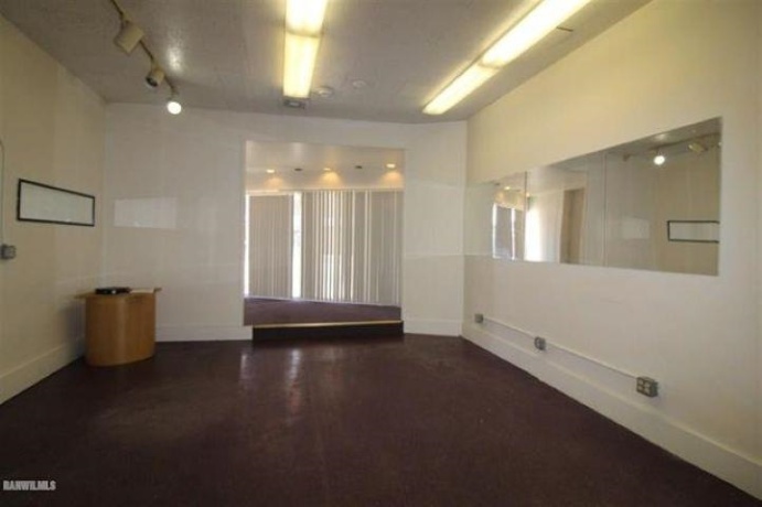 9 Van Buren, FREEPORT, Illinois 61032, ,Rental,For Sale,Van Buren,202504992