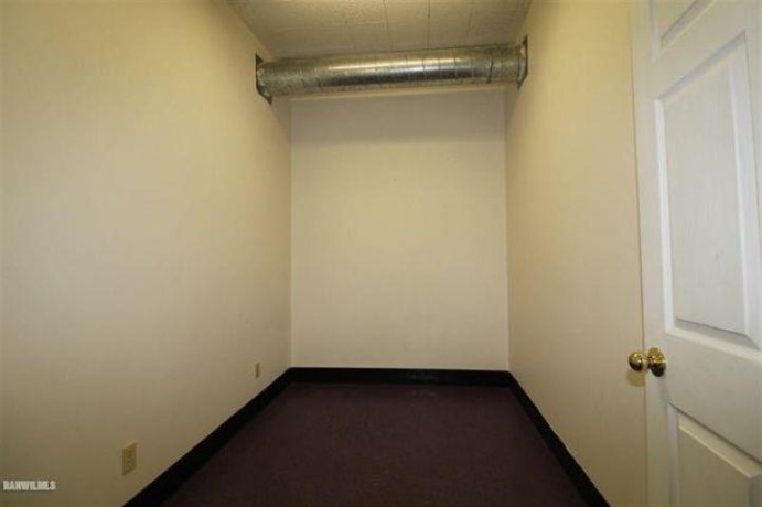 9 Van Buren, FREEPORT, Illinois 61032, ,Rental,For Sale,Van Buren,202504992