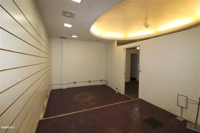 9 Van Buren, FREEPORT, Illinois 61032, ,Rental,For Sale,Van Buren,202504992