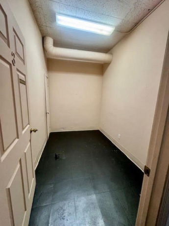 9 Van Buren, FREEPORT, Illinois 61032, ,Rental,For Sale,Van Buren,202504992