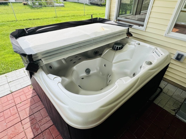 3063 Merseyshire, MACHESNEY PARK, Illinois 61115, 3 Bedrooms Bedrooms, ,3 BathroomsBathrooms,House,For Sale,Merseyshire,202505043