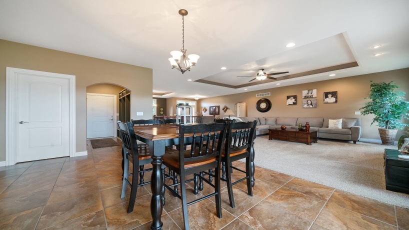 1815 White Pines, DIXON, Illinois 61021, 5 Bedrooms Bedrooms, ,3 BathroomsBathrooms,House,For Sale,White Pines,202505058