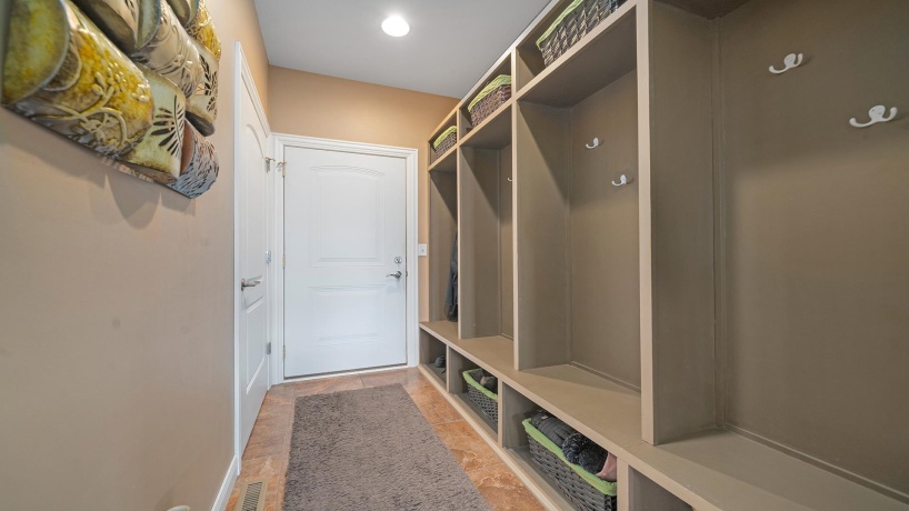 1815 White Pines, DIXON, Illinois 61021, 5 Bedrooms Bedrooms, ,3 BathroomsBathrooms,House,For Sale,White Pines,202505058