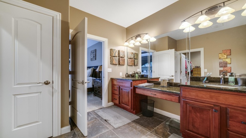 1815 White Pines, DIXON, Illinois 61021, 5 Bedrooms Bedrooms, ,3 BathroomsBathrooms,House,For Sale,White Pines,202505058