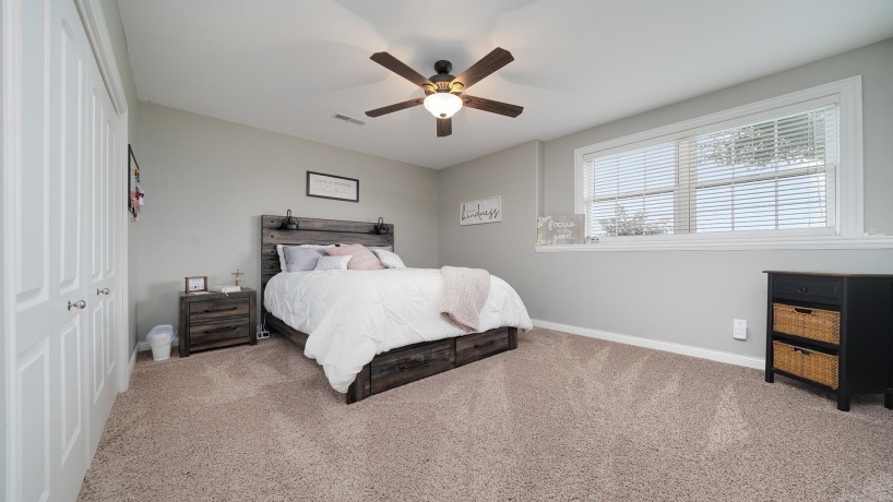 1815 White Pines, DIXON, Illinois 61021, 5 Bedrooms Bedrooms, ,3 BathroomsBathrooms,House,For Sale,White Pines,202505058