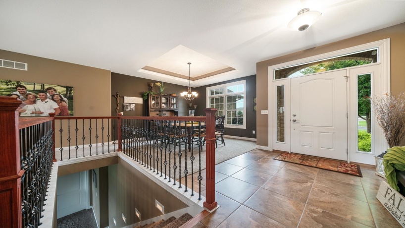 1815 White Pines, DIXON, Illinois 61021, 5 Bedrooms Bedrooms, ,3 BathroomsBathrooms,House,For Sale,White Pines,202505058