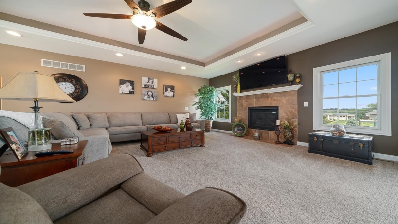 1815 White Pines, DIXON, Illinois 61021, 5 Bedrooms Bedrooms, ,3 BathroomsBathrooms,House,For Sale,White Pines,202505058