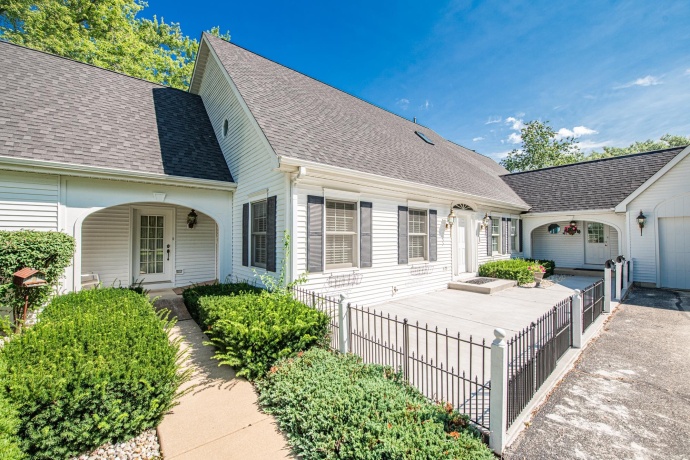 27490 Wilmot, ANTIOCH, Illinois 60002, 3 Bedrooms Bedrooms, ,3 BathroomsBathrooms,House,For Sale,Wilmot,202404635