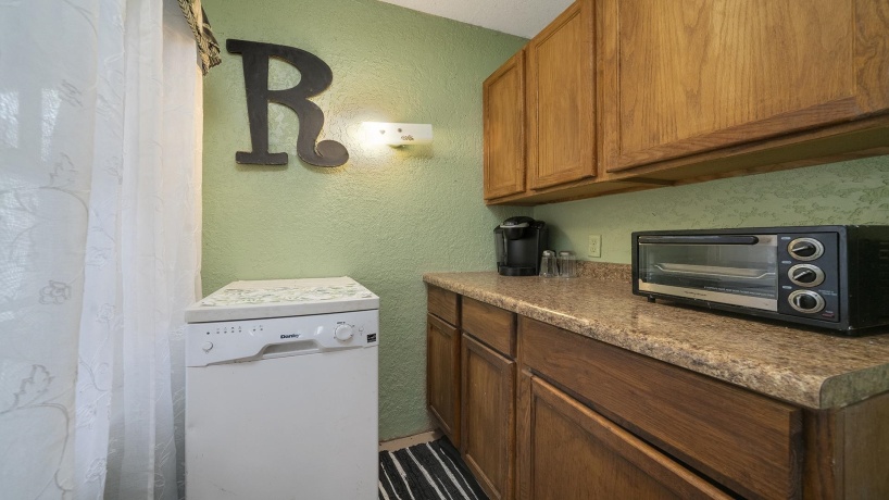 109 6th, STERLING, Illinois 61081, 3 Bedrooms Bedrooms, ,1 BathroomBathrooms,House,For Sale,6th,202503927