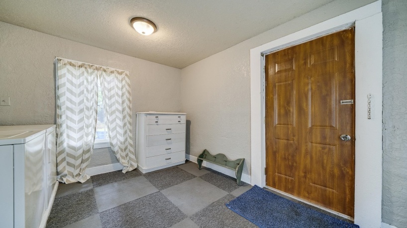 109 6th, STERLING, Illinois 61081, 3 Bedrooms Bedrooms, ,1 BathroomBathrooms,House,For Sale,6th,202503927