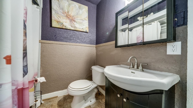 109 6th, STERLING, Illinois 61081, 3 Bedrooms Bedrooms, ,1 BathroomBathrooms,House,For Sale,6th,202503927