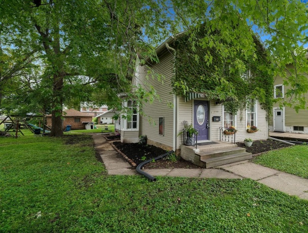 109 6th, STERLING, Illinois 61081, 3 Bedrooms Bedrooms, ,1 BathroomBathrooms,House,For Sale,6th,202503927