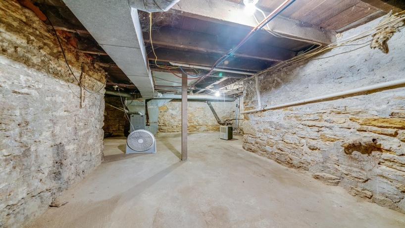 109 6th, STERLING, Illinois 61081, 3 Bedrooms Bedrooms, ,1 BathroomBathrooms,House,For Sale,6th,202503927