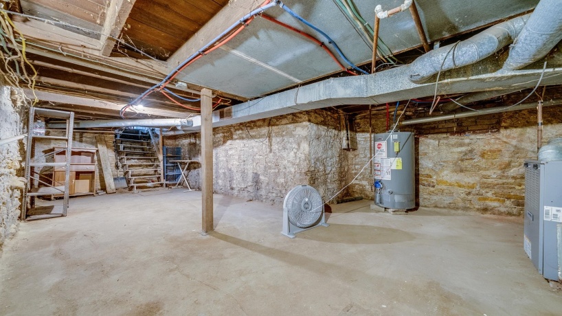 109 6th, STERLING, Illinois 61081, 3 Bedrooms Bedrooms, ,1 BathroomBathrooms,House,For Sale,6th,202503927