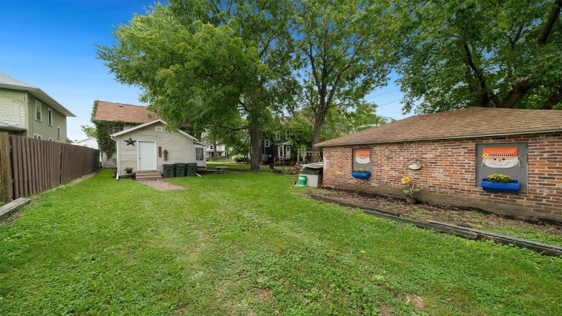 109 6th, STERLING, Illinois 61081, 3 Bedrooms Bedrooms, ,1 BathroomBathrooms,House,For Sale,6th,202503927