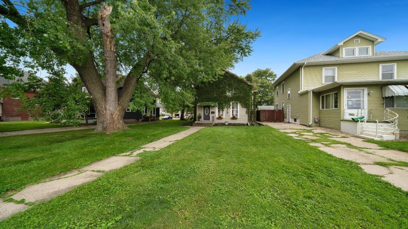 109 6th, STERLING, Illinois 61081, 3 Bedrooms Bedrooms, ,1 BathroomBathrooms,House,For Sale,6th,202503927