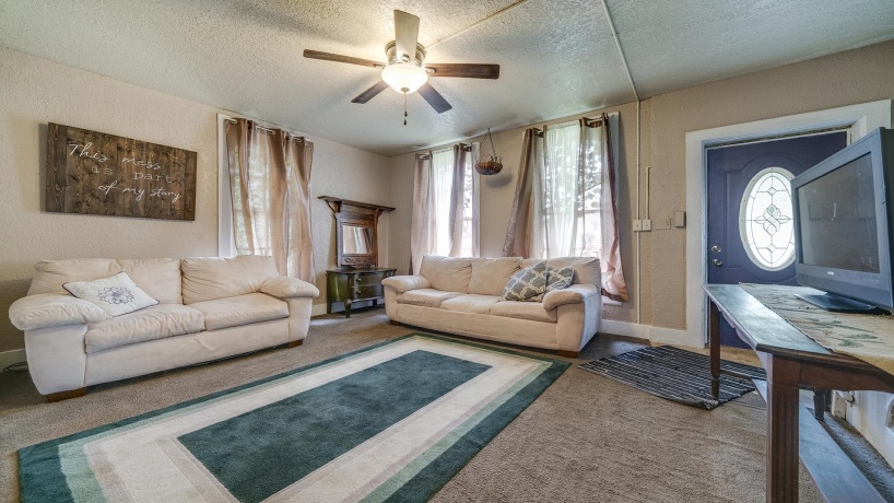 109 6th, STERLING, Illinois 61081, 3 Bedrooms Bedrooms, ,1 BathroomBathrooms,House,For Sale,6th,202503927