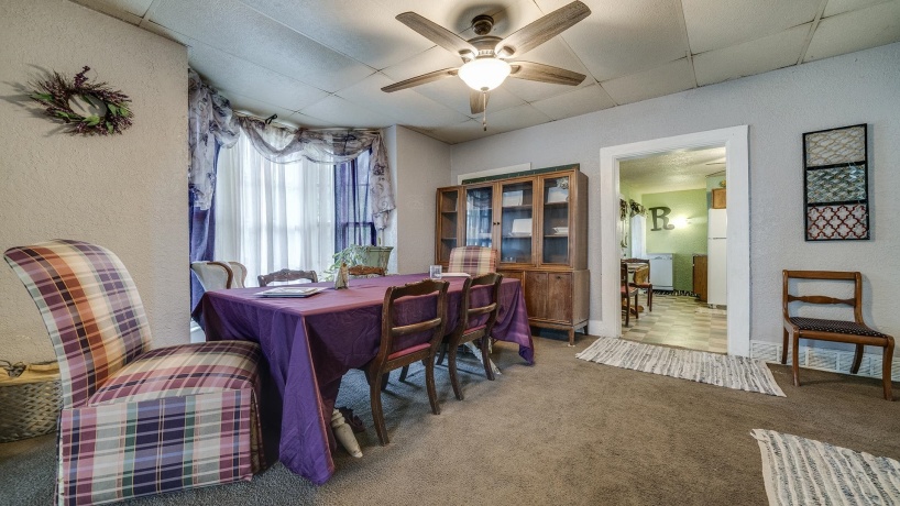 109 6th, STERLING, Illinois 61081, 3 Bedrooms Bedrooms, ,1 BathroomBathrooms,House,For Sale,6th,202503927