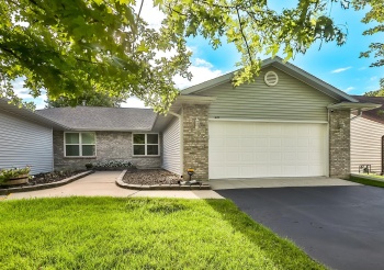 621 Grove, PECATONICA, Illinois 61063, 2 Bedrooms Bedrooms, ,2 BathroomsBathrooms,Condominium,For Sale,Grove,202505109