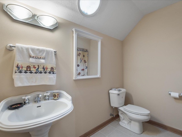 870 Breckenboro, LAKE SUMMERSET, Illinois 61019, 4 Bedrooms Bedrooms, ,3 BathroomsBathrooms,House,For Sale,Breckenboro,202505135