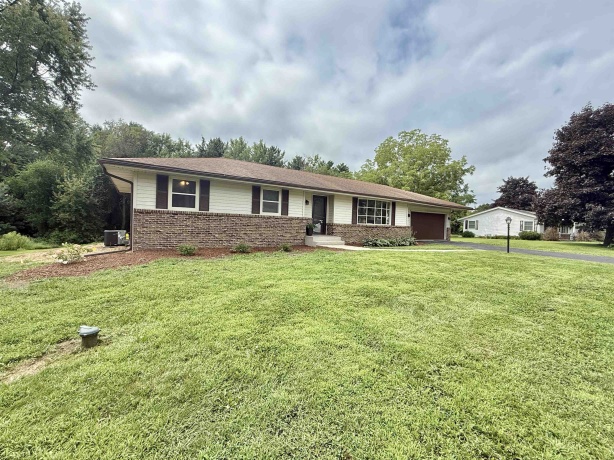 8567 Valley View, STILLMAN VALLEY, Illinois 61084, 3 Bedrooms Bedrooms, ,3 BathroomsBathrooms,House,For Sale,Valley View,202505029