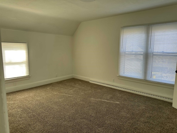 309 Pleasant, FREEPORT, Illinois 61032, ,3 - 4 Units,For Sale,Pleasant,202505169