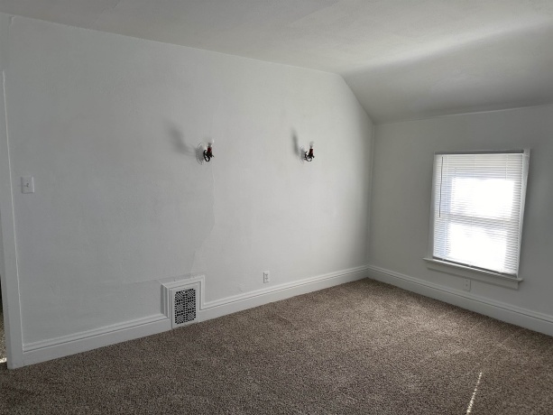 309 Pleasant, FREEPORT, Illinois 61032, ,3 - 4 Units,For Sale,Pleasant,202505169