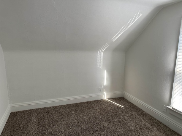 309 Pleasant, FREEPORT, Illinois 61032, ,3 - 4 Units,For Sale,Pleasant,202505169