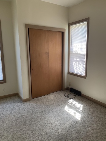 309 Pleasant, FREEPORT, Illinois 61032, ,3 - 4 Units,For Sale,Pleasant,202505169