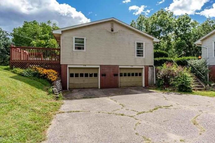 1712 MANCHESTER, SOUTH BELOIT, Illinois 61080, ,3 - 4 Units,For Sale,MANCHESTER,202505174