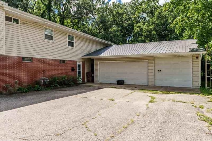 1712 MANCHESTER, SOUTH BELOIT, Illinois 61080, ,3 - 4 Units,For Sale,MANCHESTER,202505174