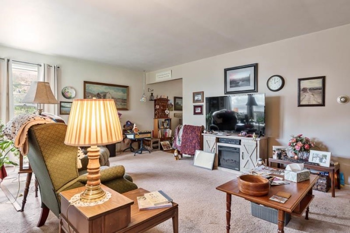 1712 MANCHESTER, SOUTH BELOIT, Illinois 61080, ,3 - 4 Units,For Sale,MANCHESTER,202505174