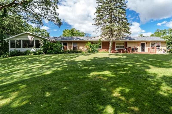 1712 MANCHESTER, SOUTH BELOIT, Illinois 61080, ,3 - 4 Units,For Sale,MANCHESTER,202505174