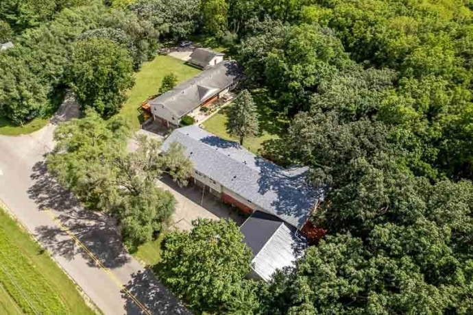 1712 MANCHESTER, SOUTH BELOIT, Illinois 61080, ,3 - 4 Units,For Sale,MANCHESTER,202505174