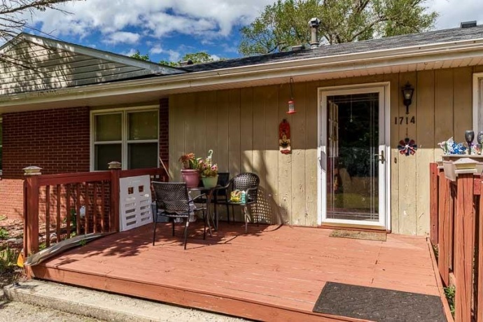 1712 MANCHESTER, SOUTH BELOIT, Illinois 61080, ,3 - 4 Units,For Sale,MANCHESTER,202505174