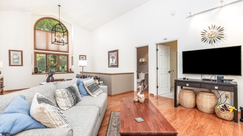 7 High Ridge, GALENA, Illinois 61036, 3 Bedrooms Bedrooms, ,3 BathroomsBathrooms,House,For Sale,High Ridge,202505180